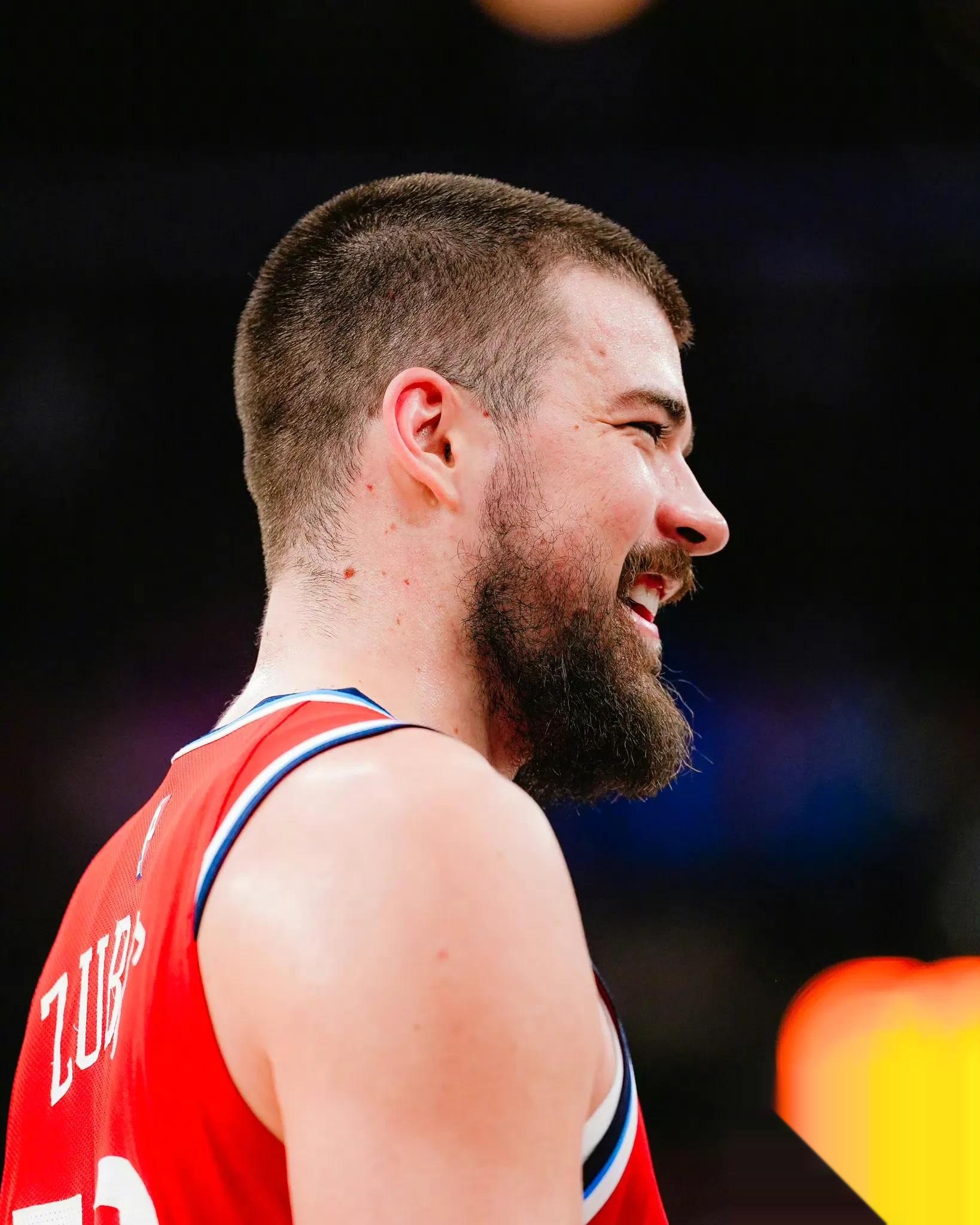 哈登在MAD比赛中表现优异，锐不可当引发热议！Kaiyun在线体育投注平台